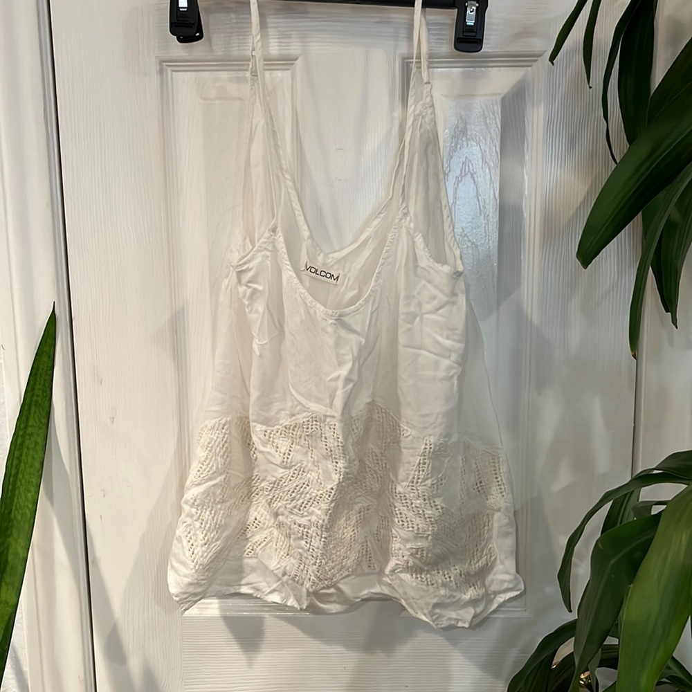 🖤 Volcom white crochet cami size large